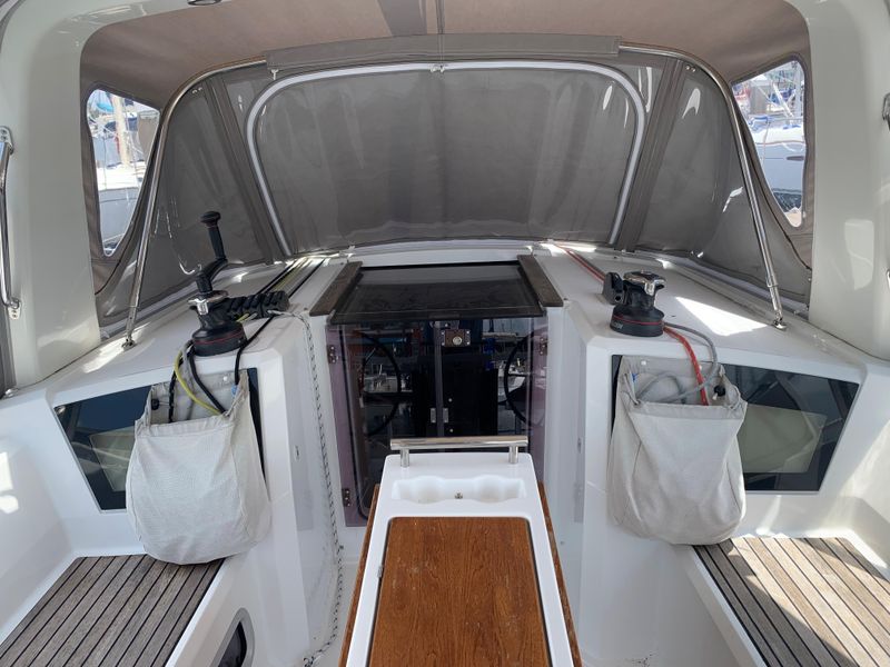 2018 Beneteau Oceanis 35.1 w/Generator