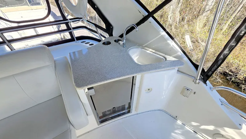 Our Journey Yacht Photos Pics Flybridge Wet Bar