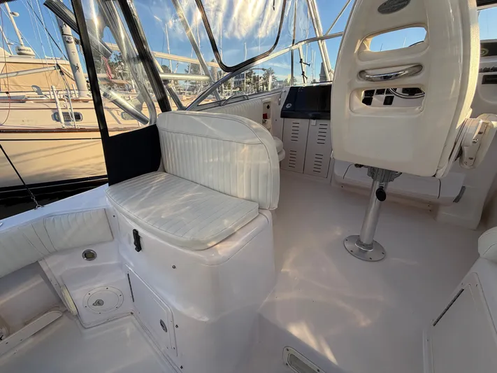 Genau II Yacht Photos Pics Interior of a 2004 Grady-White Express 330 boat.