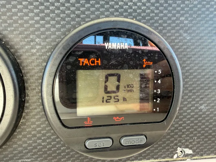 Genau II Yacht Photos Pics Yamaha tachometer on Grady-White Express 330, 125 hours logged.