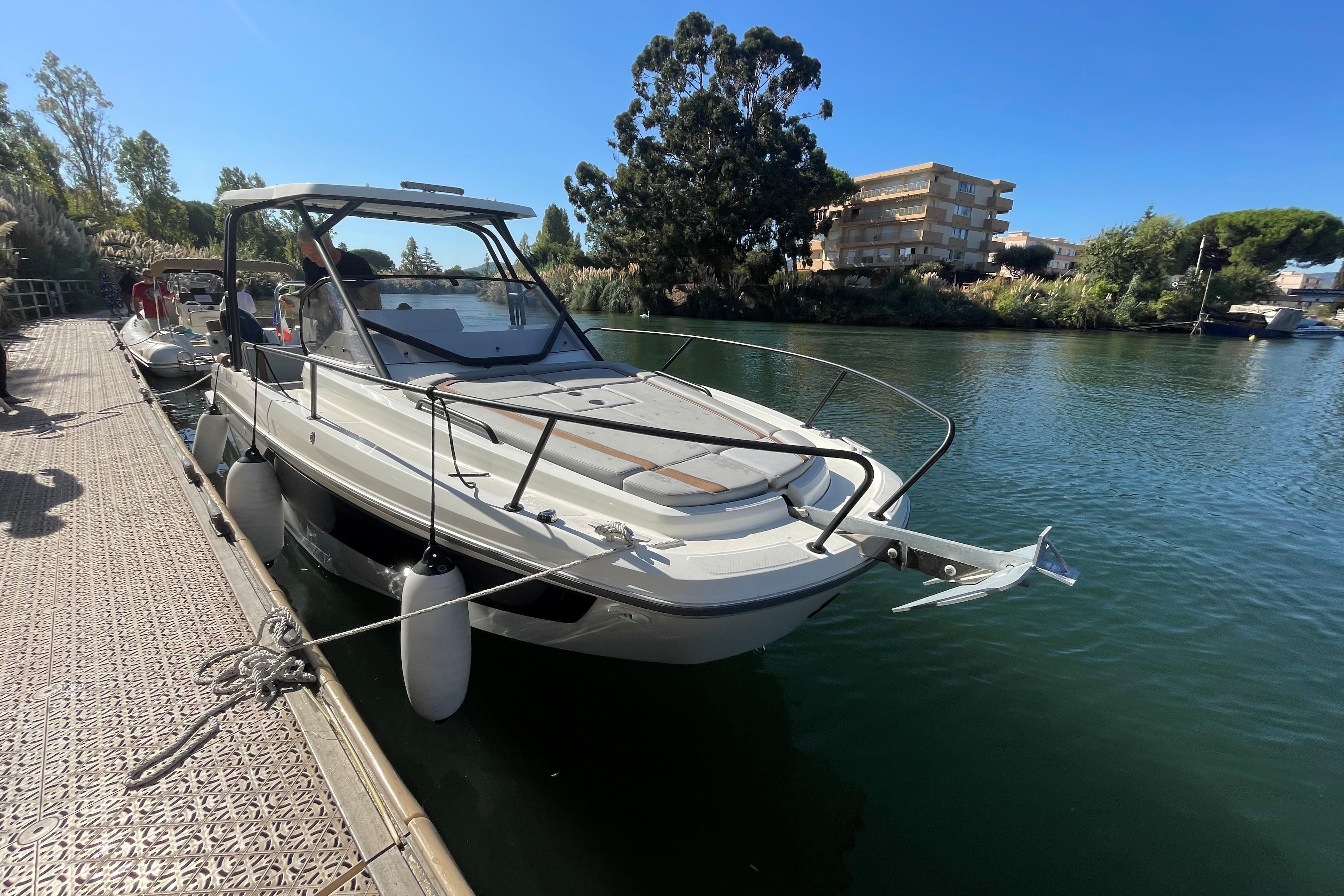 2023 Beneteau Flyer 8 SUNdeck V2