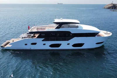 Carboyacht 90
