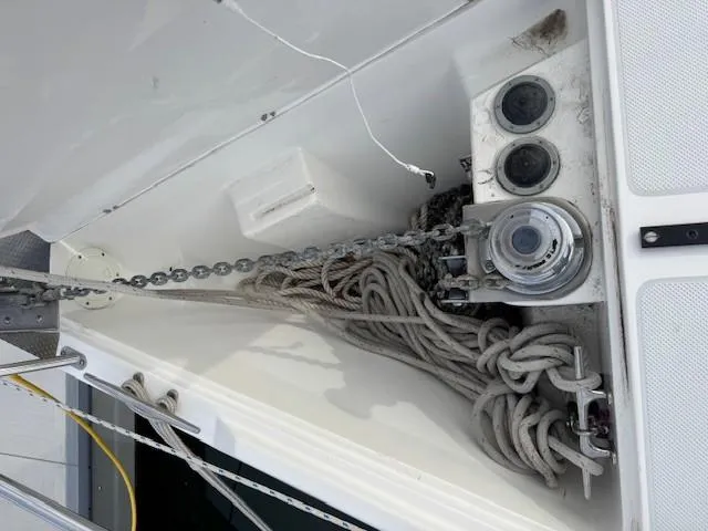 Maxwell Yacht Photos Pics Anchor chain and ropes on a 2001 Catalina 42 MkII sailboat deck.