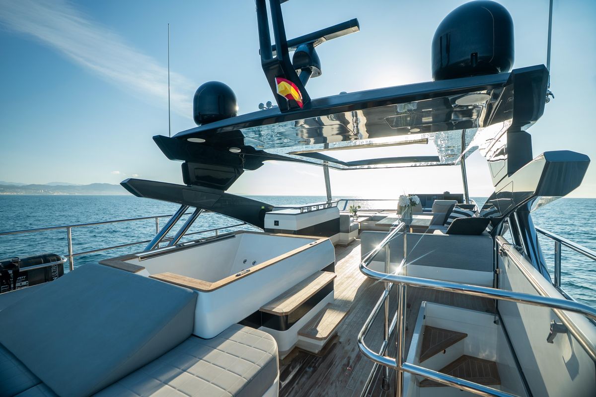 2018 Pearl 78 