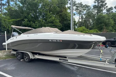 Hurricane SunDeck 2690 OB