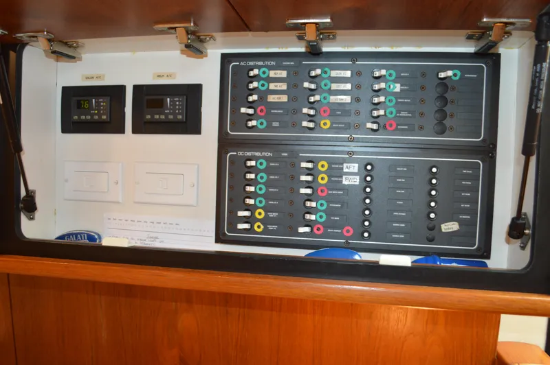 Lion Around Yacht Photos Pics 