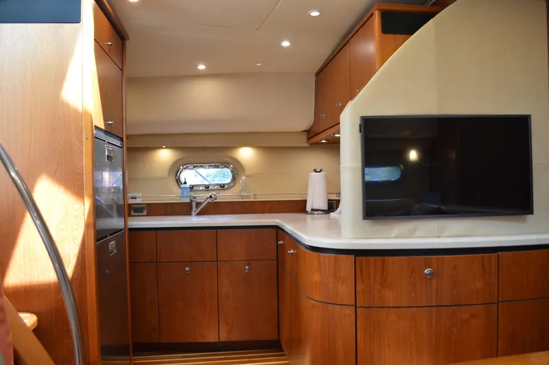 Lion Around Yacht Photos Pics 