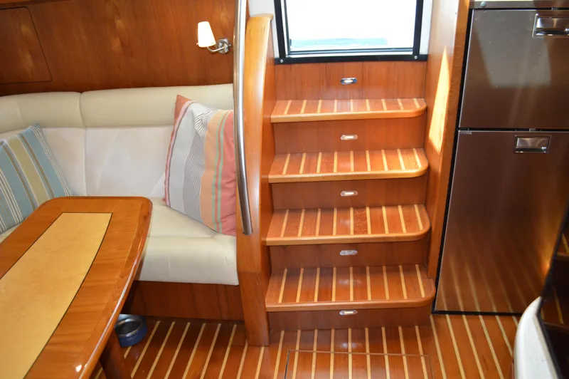 Lion Around Yacht Photos Pics 