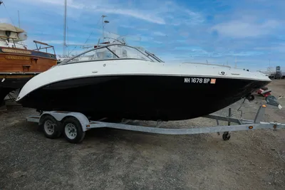 Yamaha Boats 242 Limited