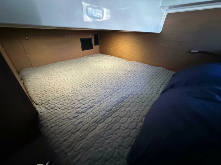 Debbie Yacht Photos Pics Cozy cabin interior of 2021 Beneteau Gran Turismo 32 yacht.