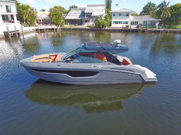 Cruisers Yachts 38 GLS