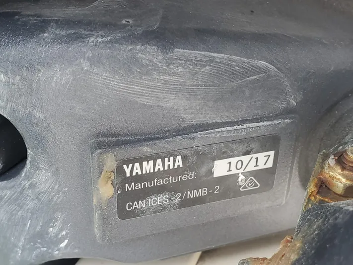 Rising Sun Yacht Photos Pics Yamaha engine label on 2018 Grady-White Express 330, manufactured October 2017.