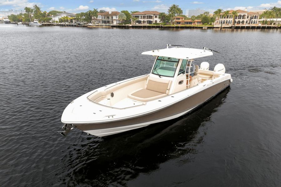 2023 Boston Whaler 330 Outrage