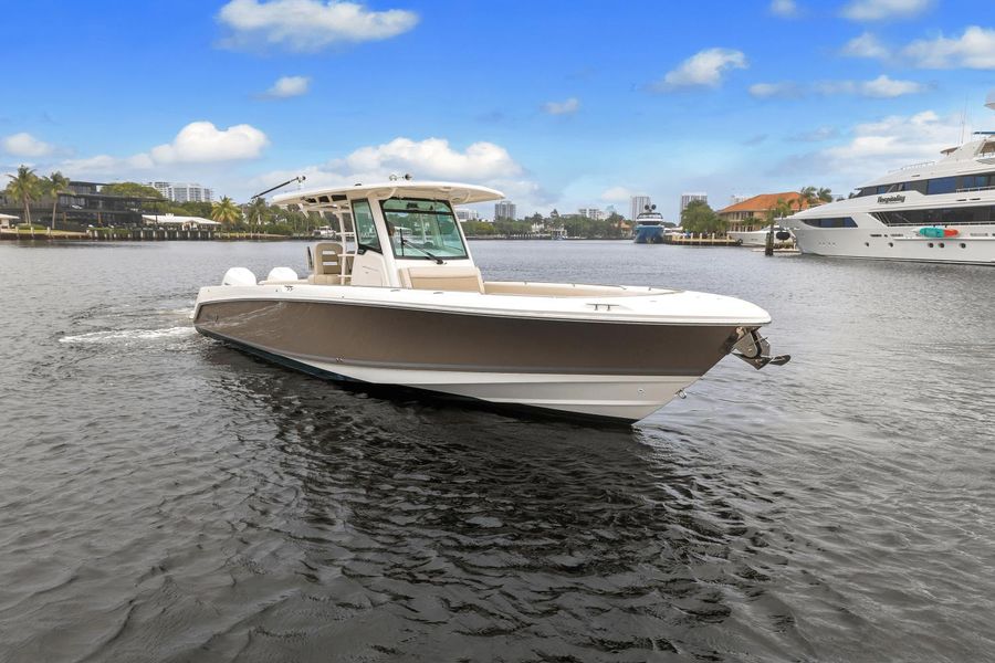 2023 Boston Whaler 330 Outrage