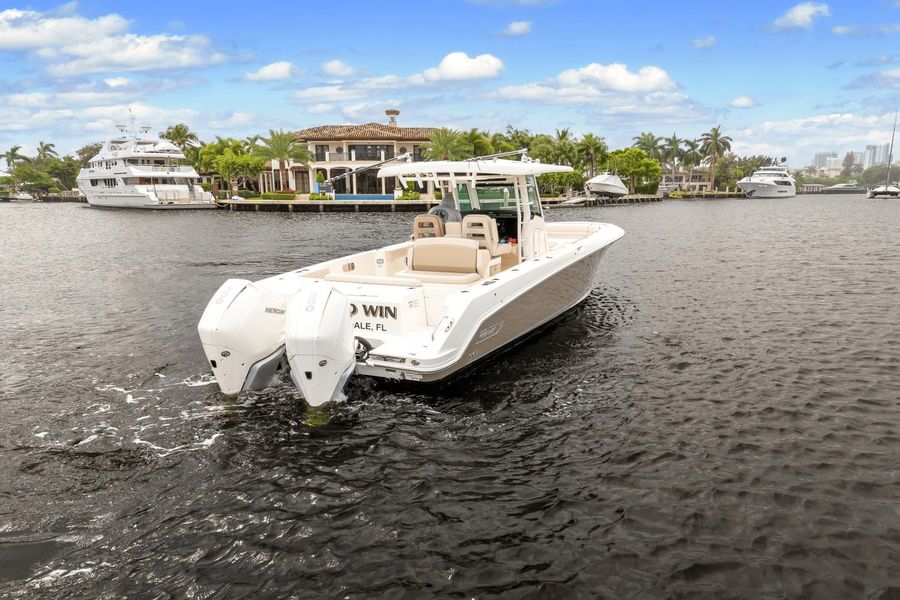 2023 Boston Whaler 330 Outrage