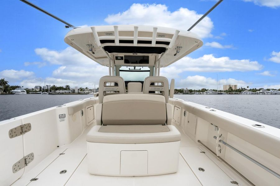 2023 Boston Whaler 330 Outrage