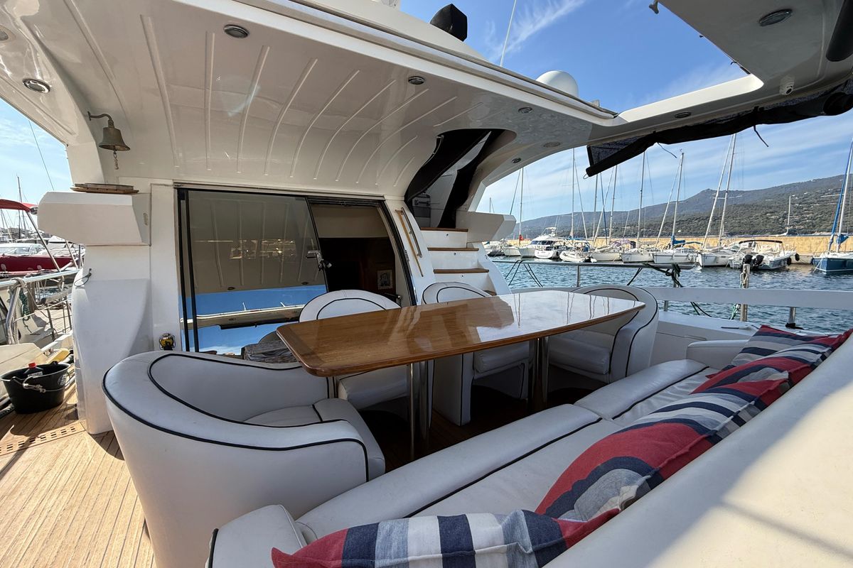 2008 Pearl 53 