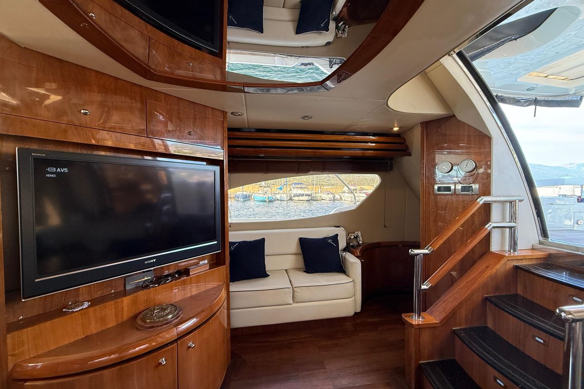 2008 Pearl 53 