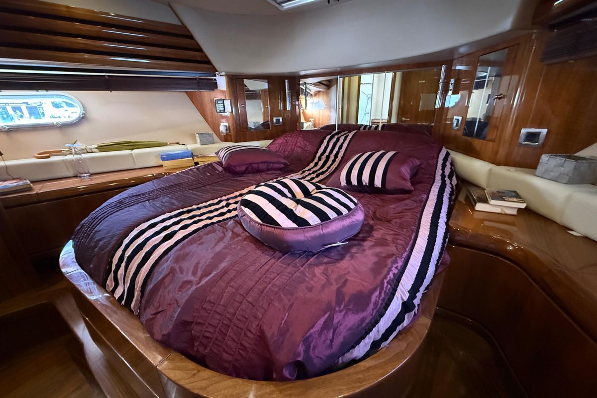 2008 Pearl 53 