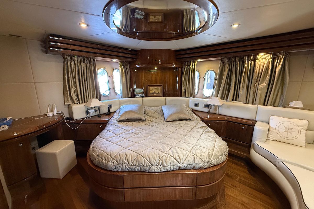 2008 Pearl 53 