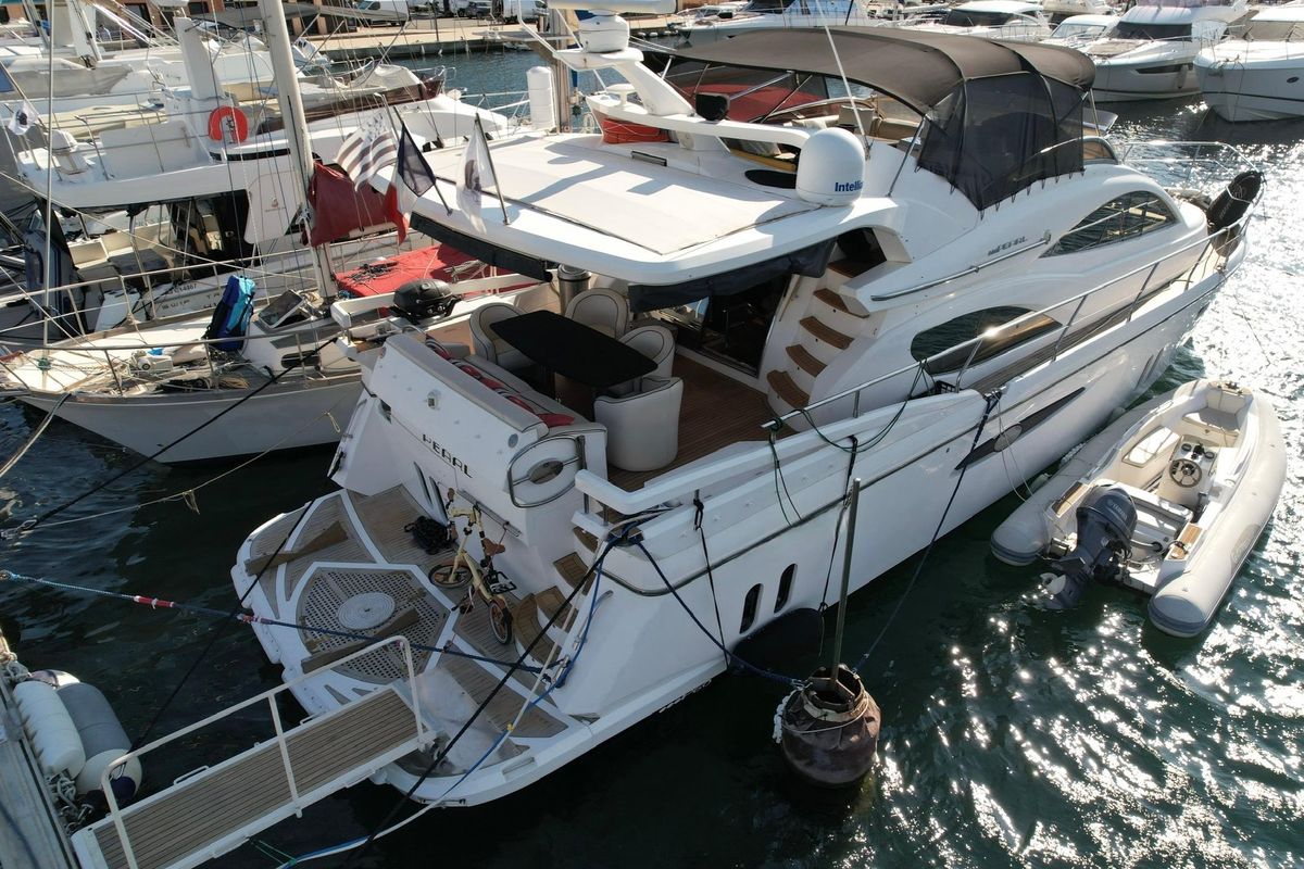 2008 Pearl 53 