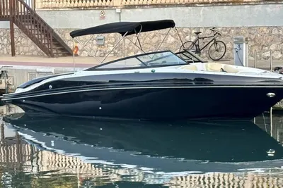 2009 Rinker 246