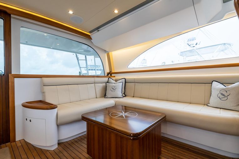 2020-61-custom-carolina-f-amp-s-61-hardtop-express-sportfish