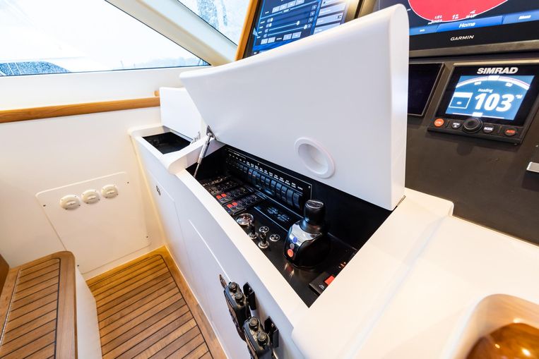 2020-61-custom-carolina-f-amp-s-61-hardtop-express-sportfish