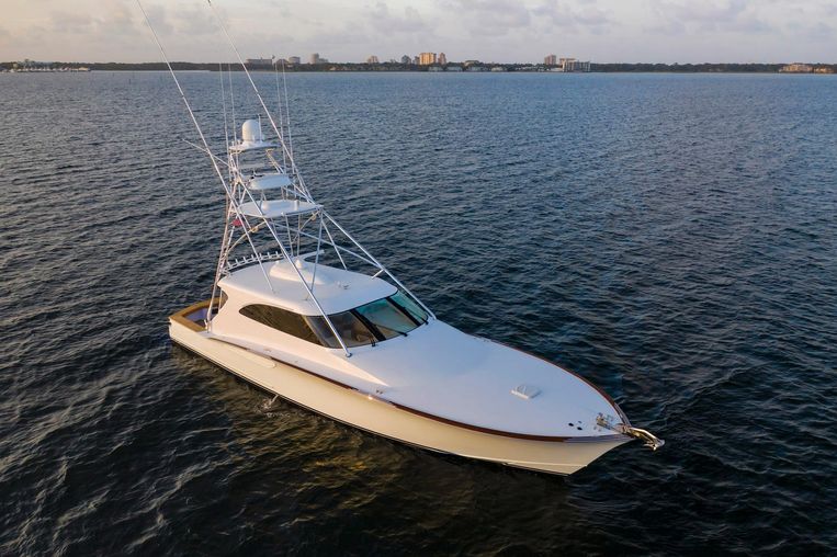 2020-61-custom-carolina-f-amp-s-61-hardtop-express-sportfish
