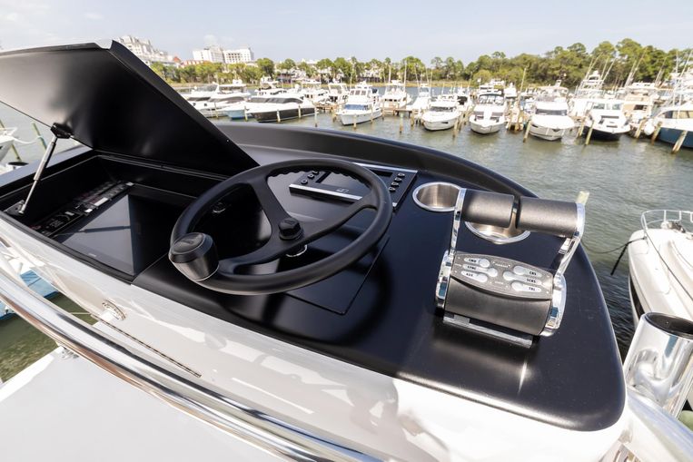 2020-61-custom-carolina-f-amp-s-61-hardtop-express-sportfish