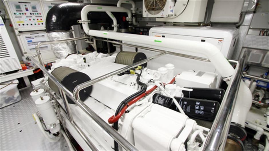 2014 Azimut 100 