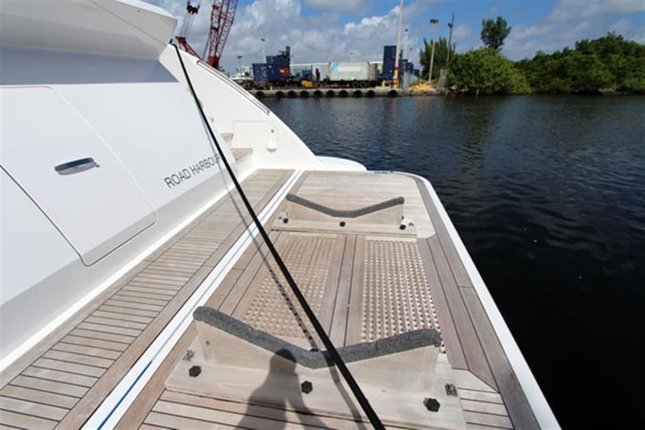 2014 Azimut 100 