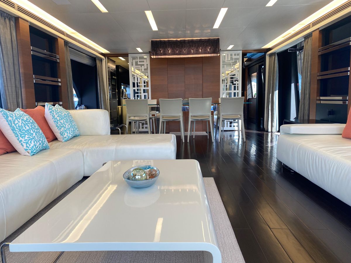 2014 Azimut 100 
