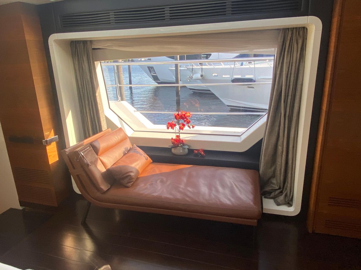 2014 Azimut 100 