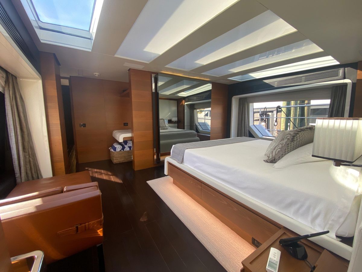 2014 Azimut 100 