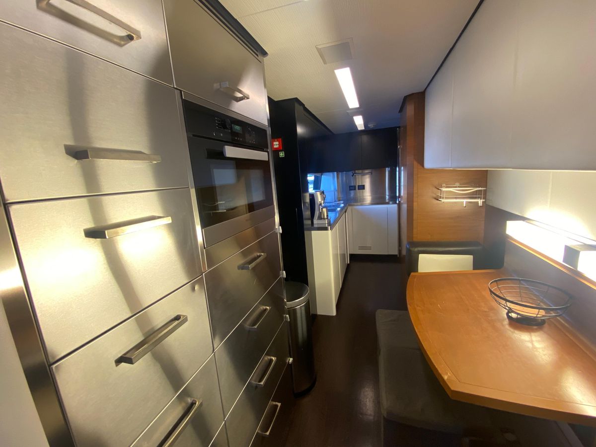 2014 Azimut 100 
