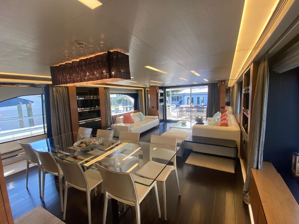2014 Azimut 100 