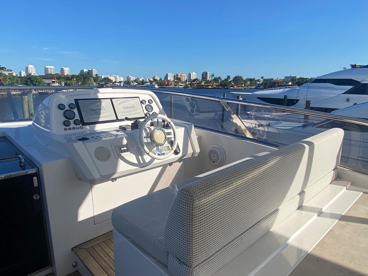 2014 Azimut 100 