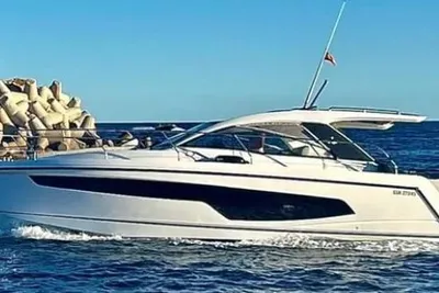 2022 Sealine S335