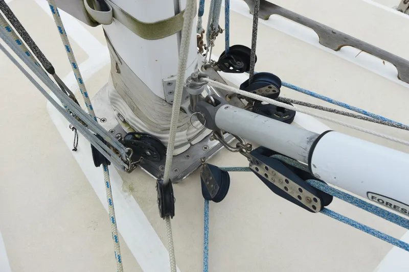 Makasi Yacht Photos Pics Close-up of Tartan 4100 sailboat rigging, showcasing ropes and pulleys, 2008 model.