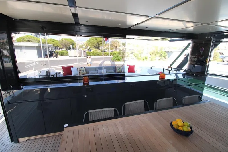 L Yacht Photos Pics Luxurious 2024 Arcadia Yachts Sherpa 80XL interior with sleek design and modern amenities.