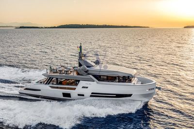 Yacht