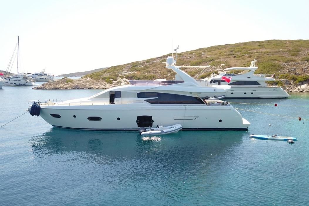 2013 Ferretti Yachts 71 