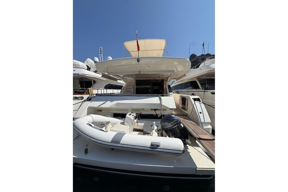 2013 Ferretti Yachts 71 