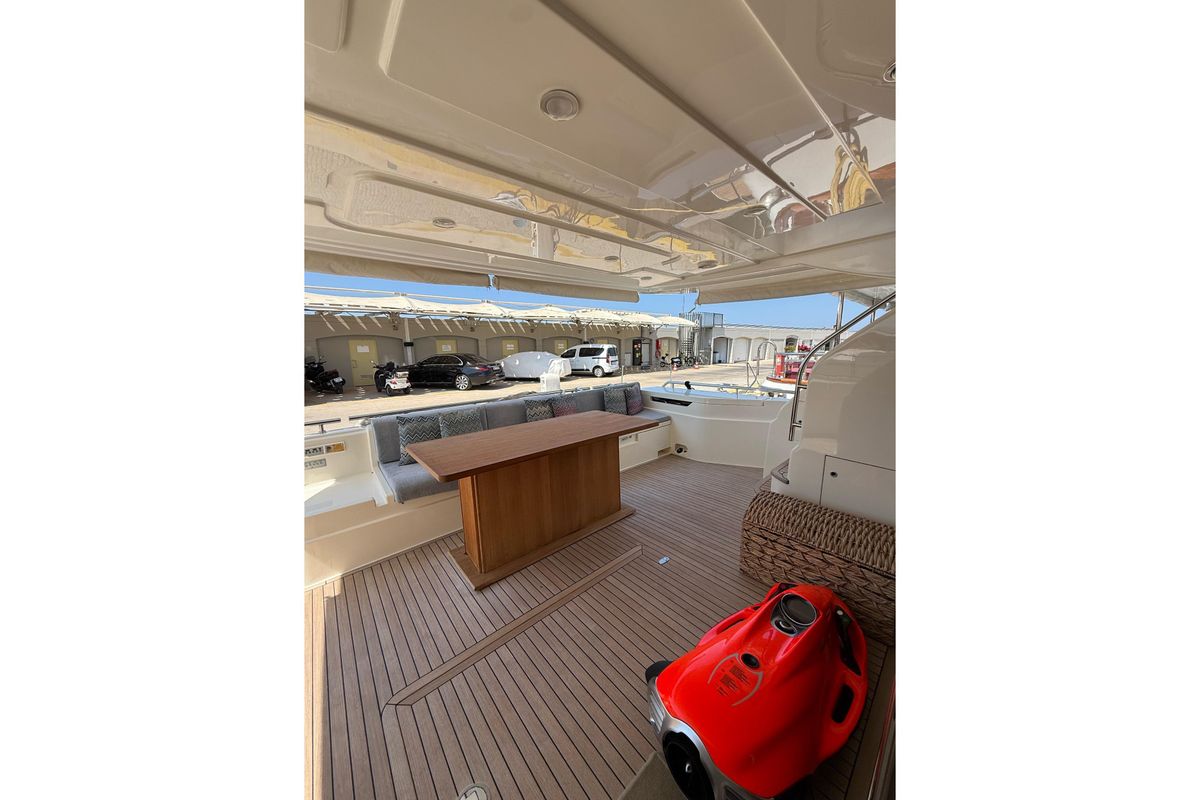 2013 Ferretti Yachts 71 