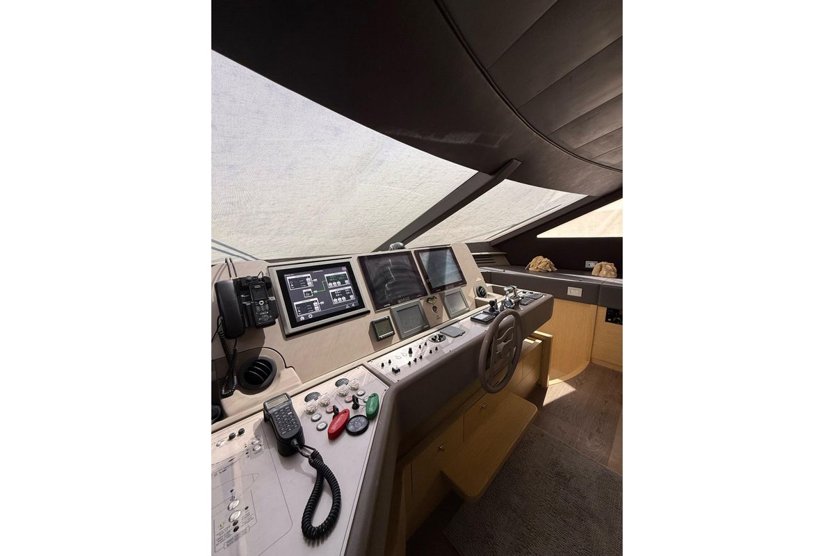 2013 Ferretti Yachts 71 