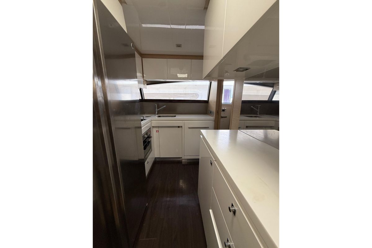 2013 Ferretti Yachts 71 