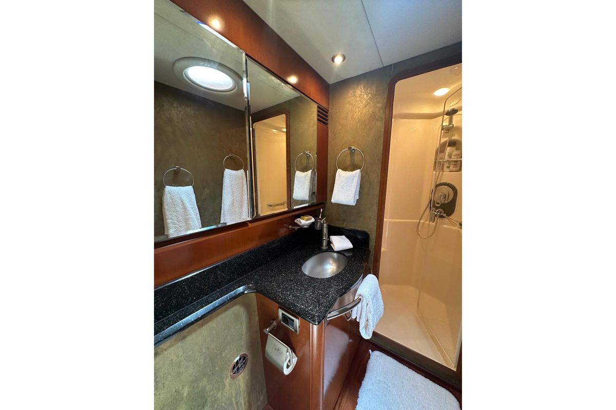 2005 Sea Ray 58 
