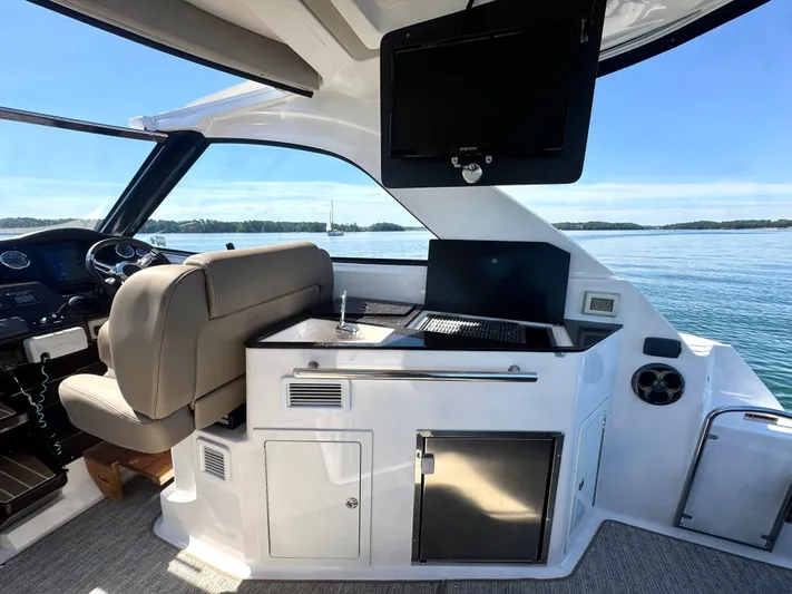  Yacht Photos Pics 2015 Regal 35 Sport Coupe - Image 13