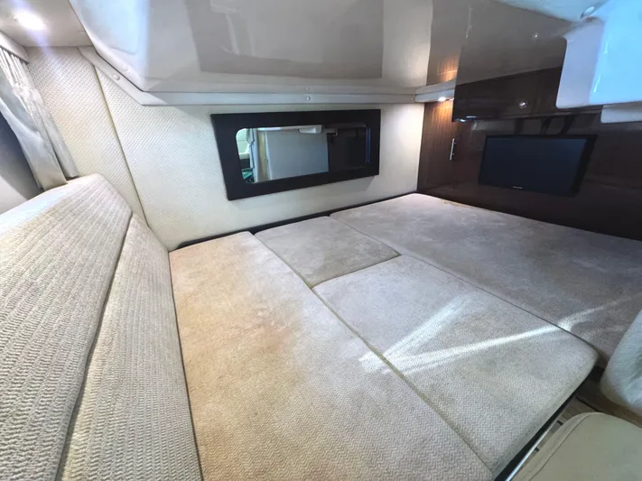  Yacht Photos Pics 2015 Regal 35 Sport Coupe - Image 33